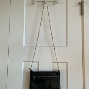 Sleek Black Crossbody Bag with Minimalist Design